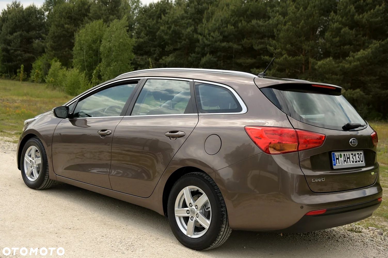 Kia Ceed 1.6 GDI Dream-Team Edition - 4