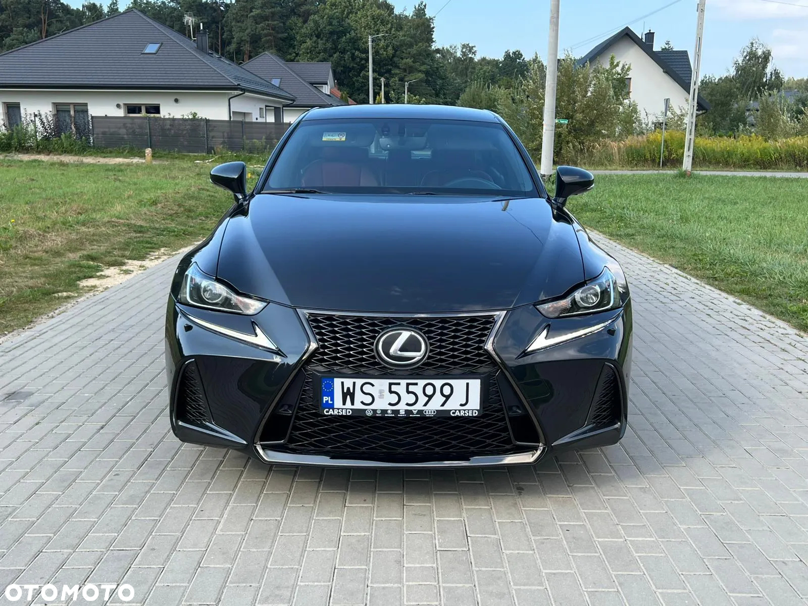 Lexus IS 200t / 300 F Sport - 9