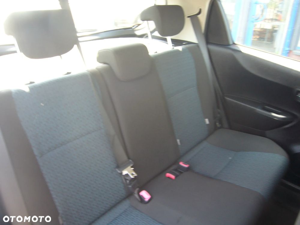 Toyota Yaris - 16