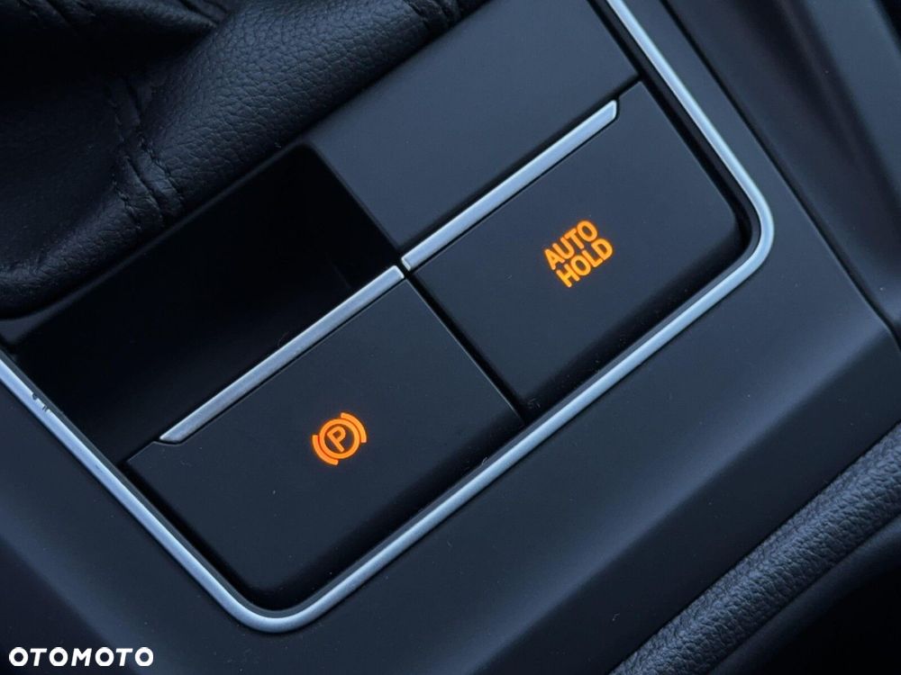 Volkswagen Golf Variant - 32