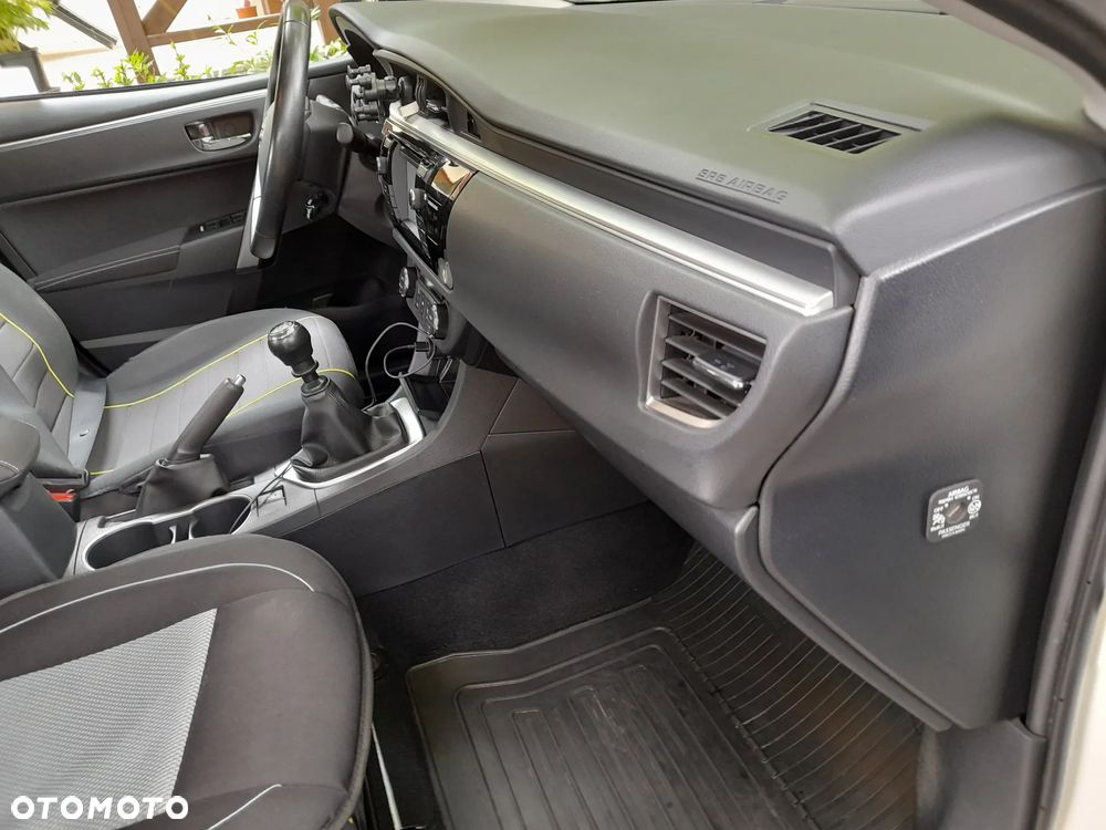 Toyota Corolla 1.6 Premium EU6 - 26