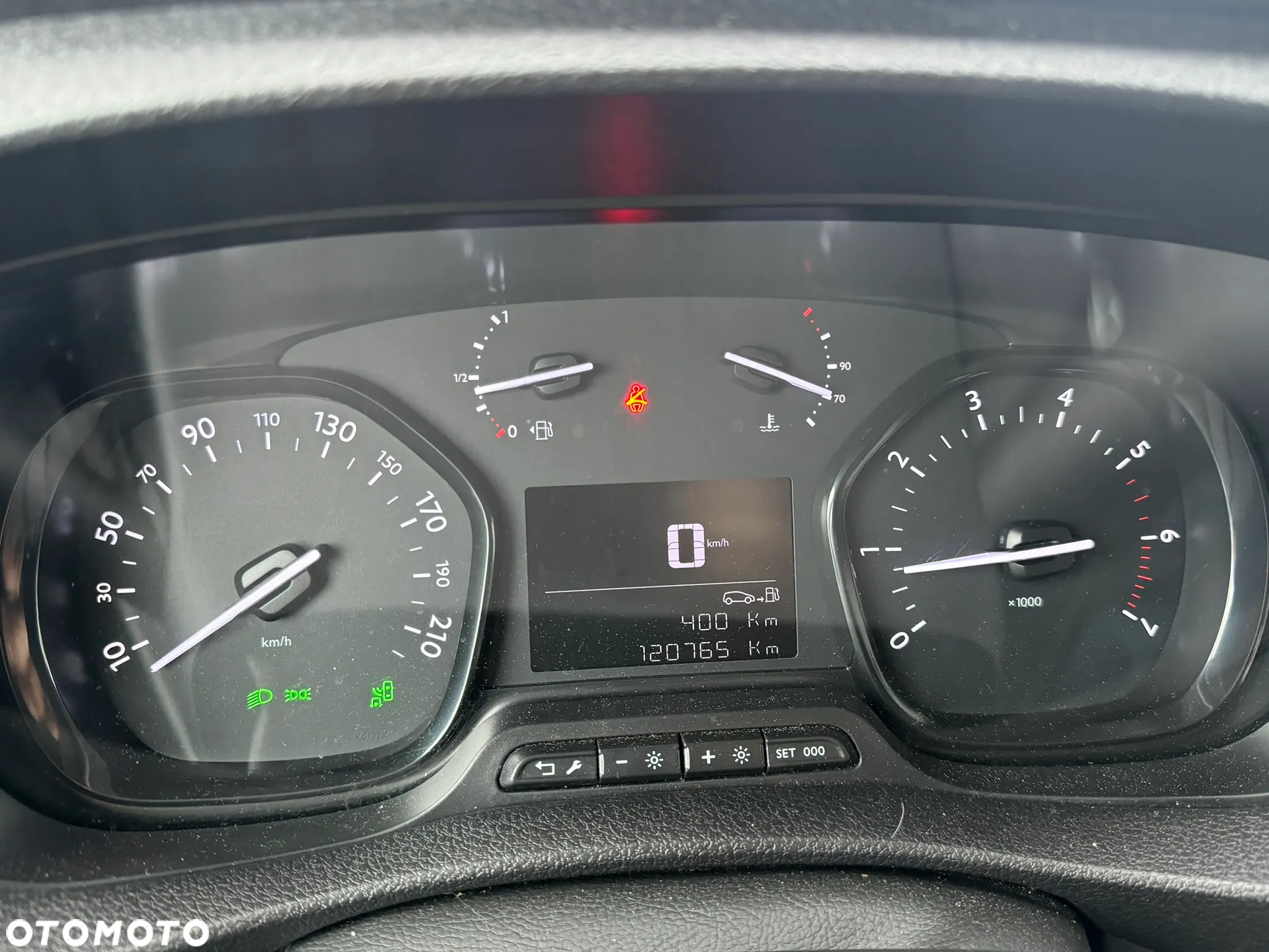 Opel Vivaro - 11