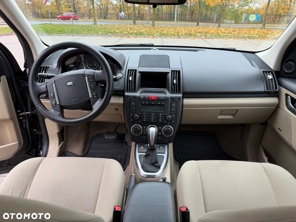 Land Rover Freelander 2010 photo 5