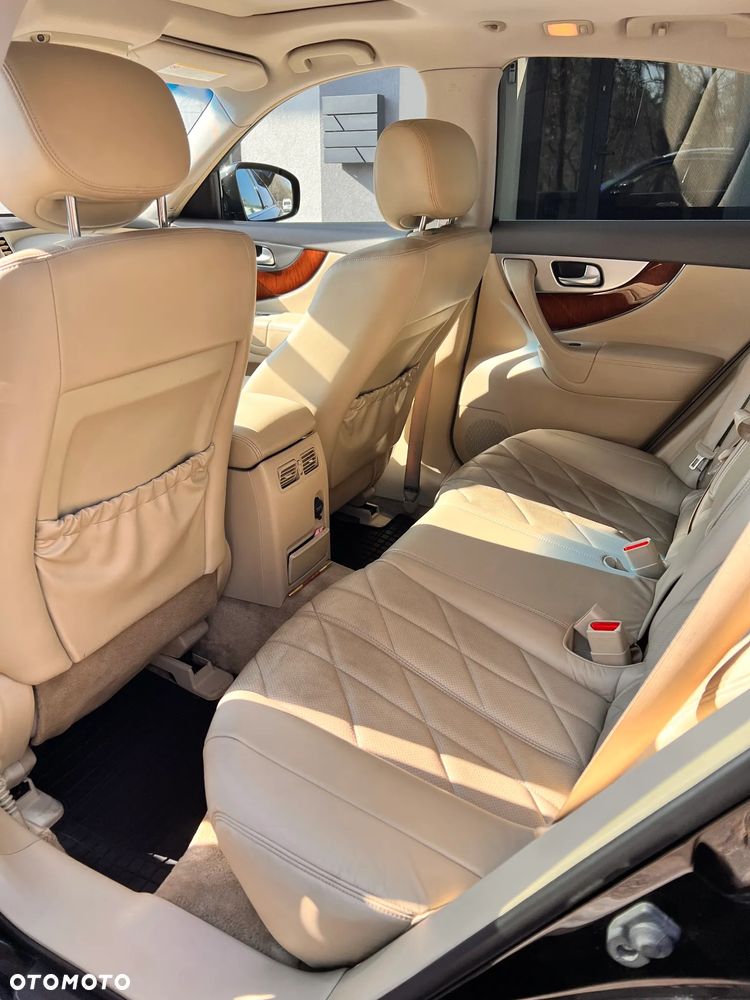 Infiniti QX70 3.0d S Premium - 11
