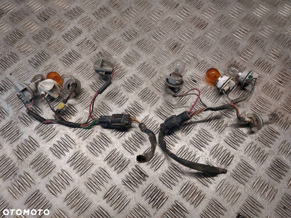 WIĄZKI LAMP PRAWY + LEWY TYŁ HYUNDAI TUCSON I - 1
