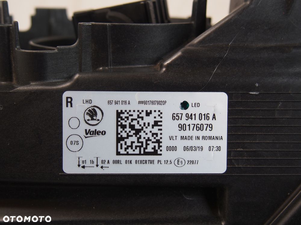 Skoda Scala 19r Reflektor prawy lampa prawa 2019 - 5