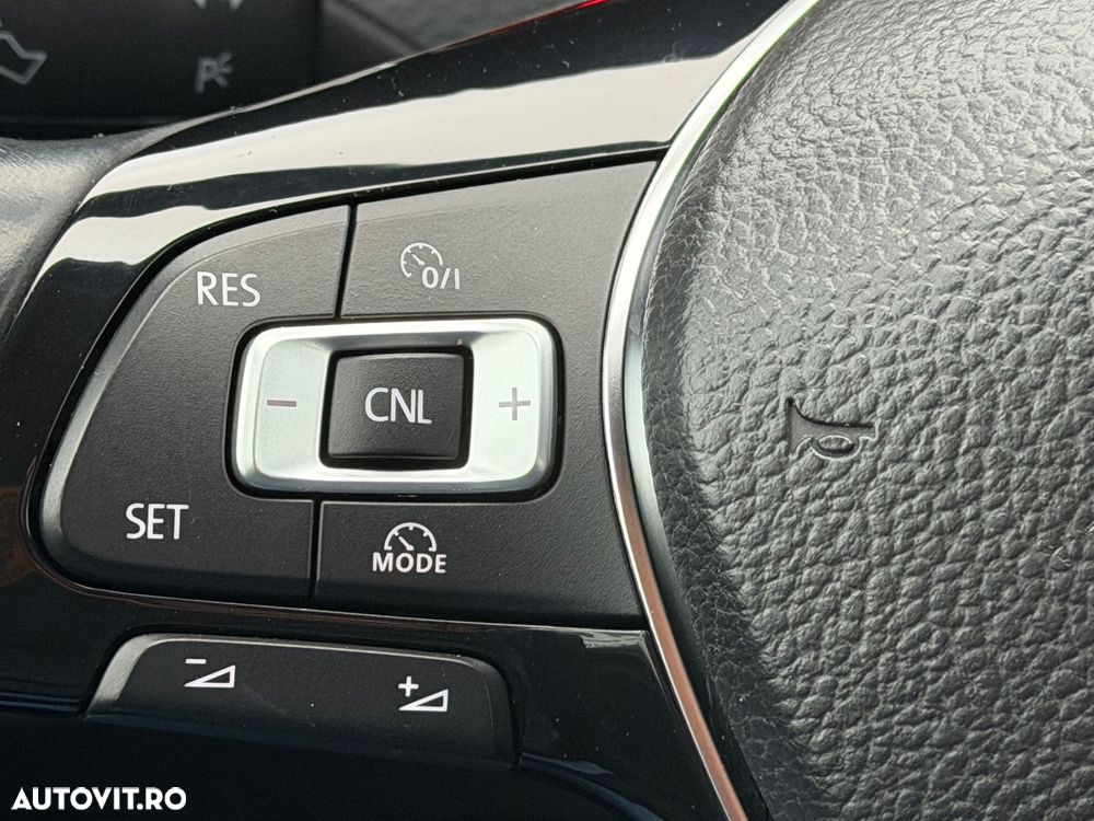 Volkswagen Golf - 16