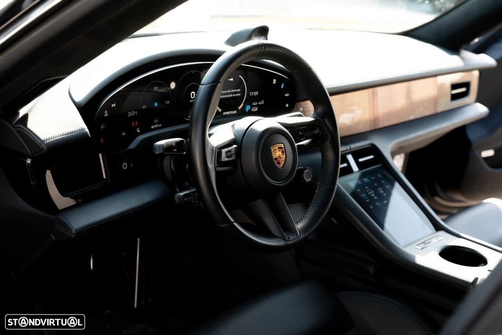 Porsche Taycan Turbo - 23