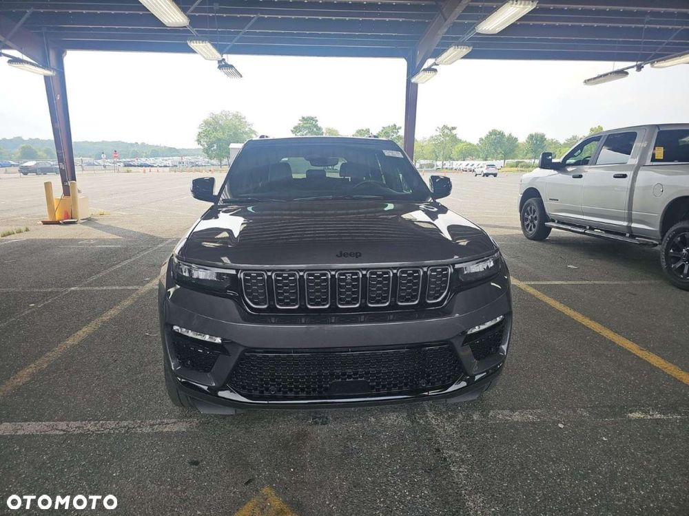 Jeep Grand Cherokee - 8