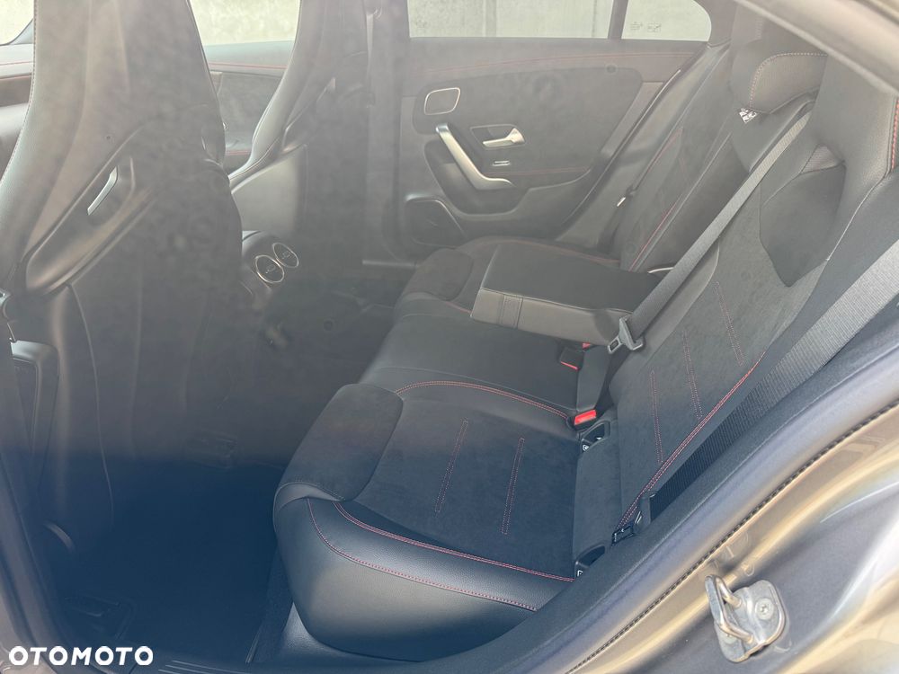 Mercedes-Benz CLA AMG 45 S 4-Matic+ 8G-DCT - 16