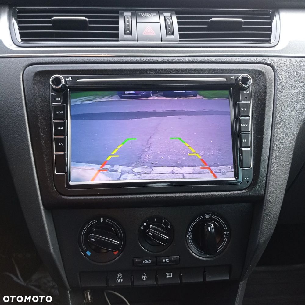 Skoda RAPID 1.2 Ambition - 19