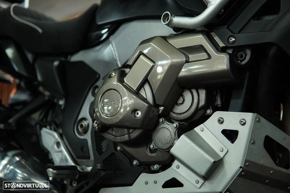 Honda VFR 1200 XD - 5