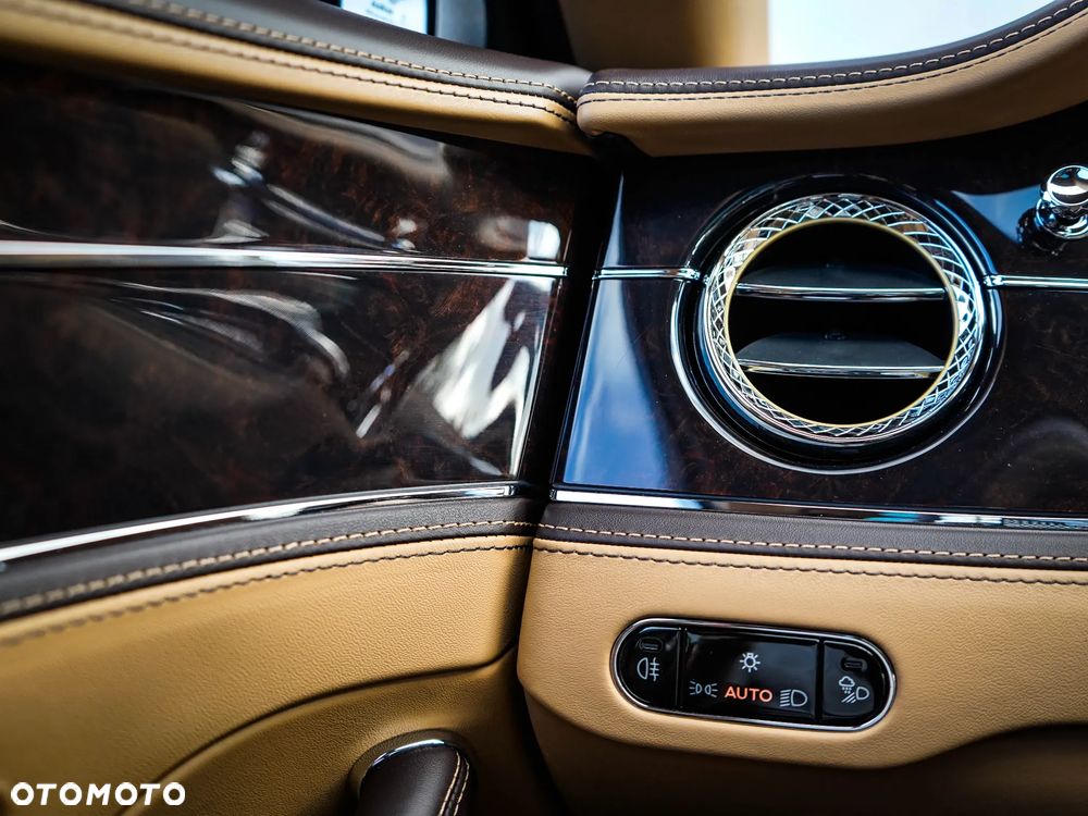 Bentley Flying Spur - 22