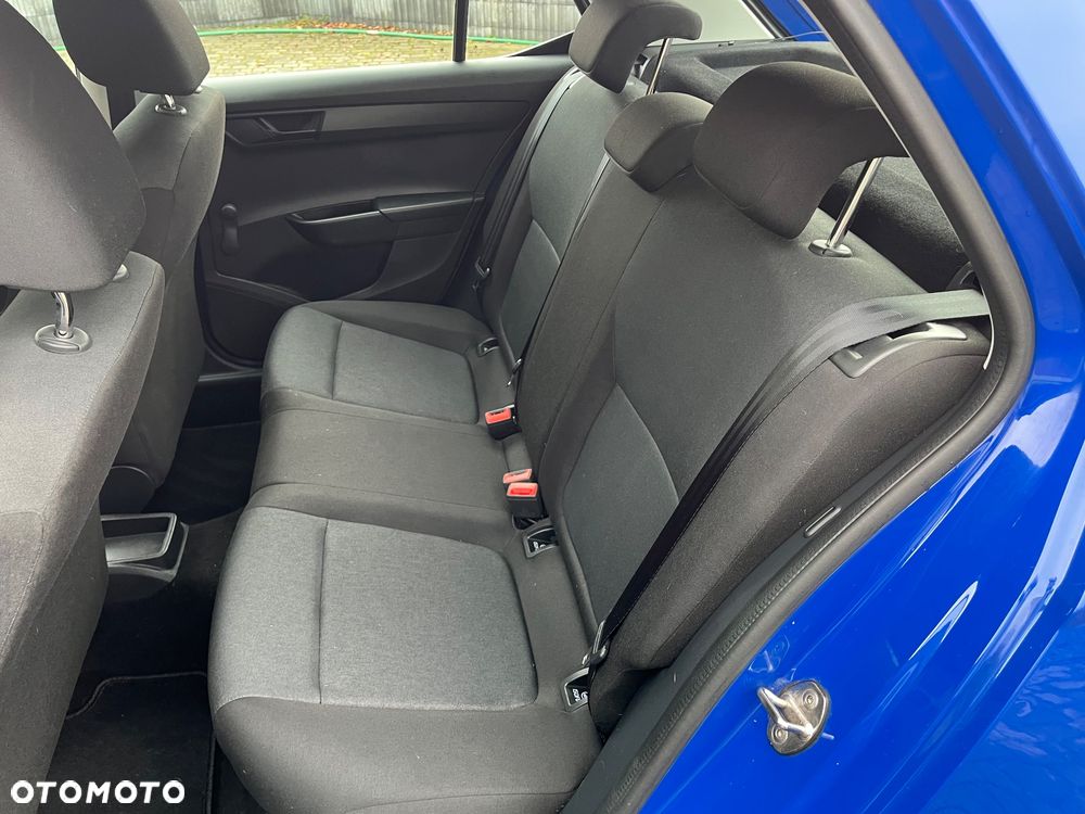 Skoda Fabia 1.0 MPI Cool Plus - 11