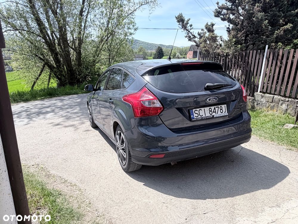 Ford Focus 1.6 TDCi DPF Start-Stopp-System Ambiente - 11