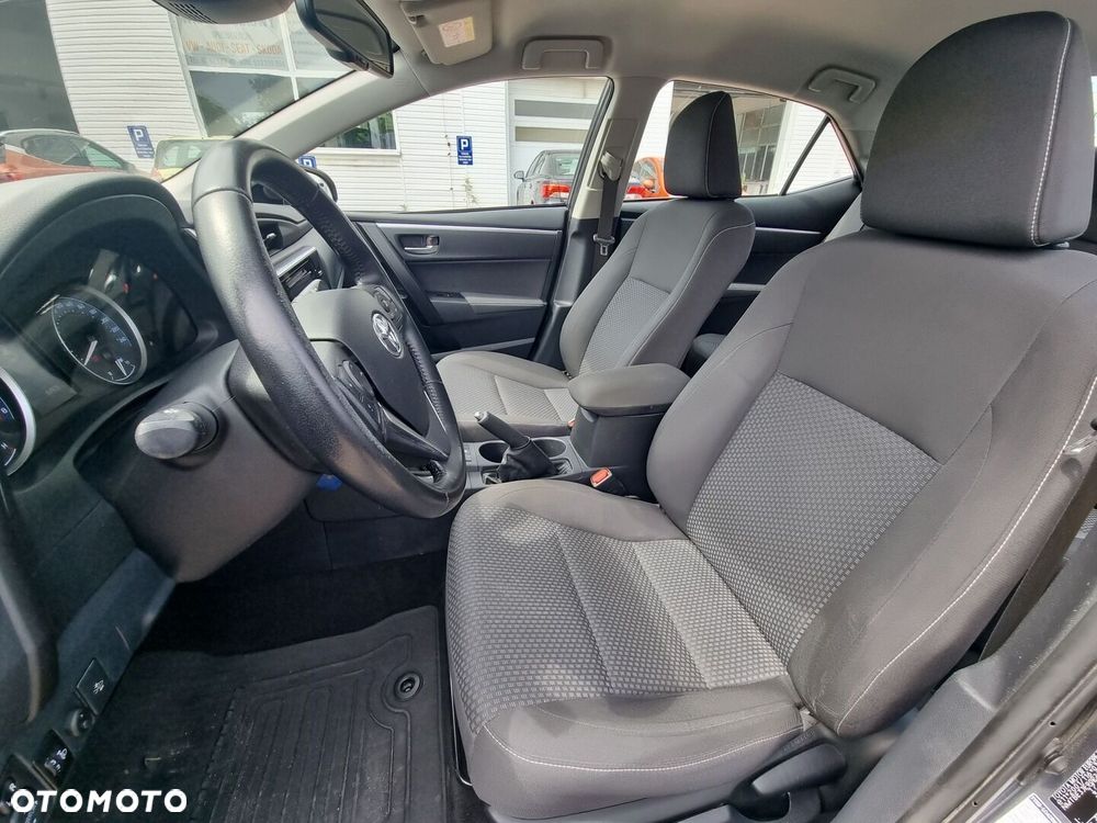 Toyota Corolla - 13