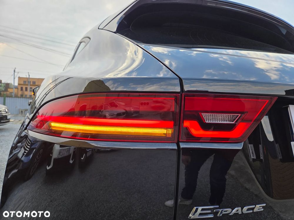 Jaguar E-Pace 2.0 i4P AWD - 37
