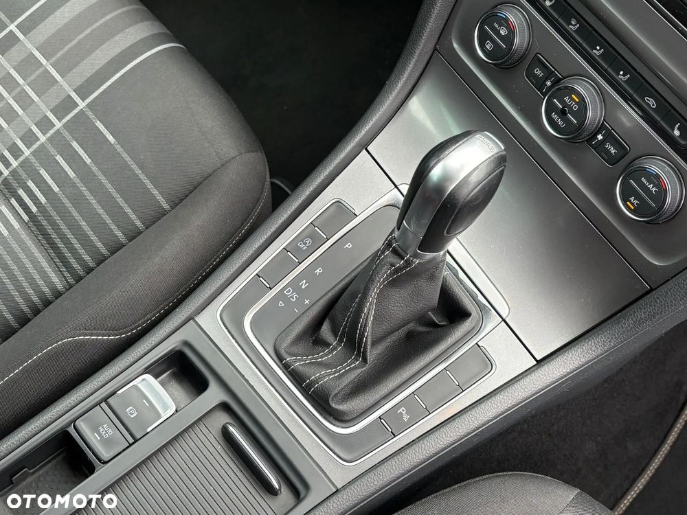 Volkswagen Golf 2.0 TDI DSG Sound - 15