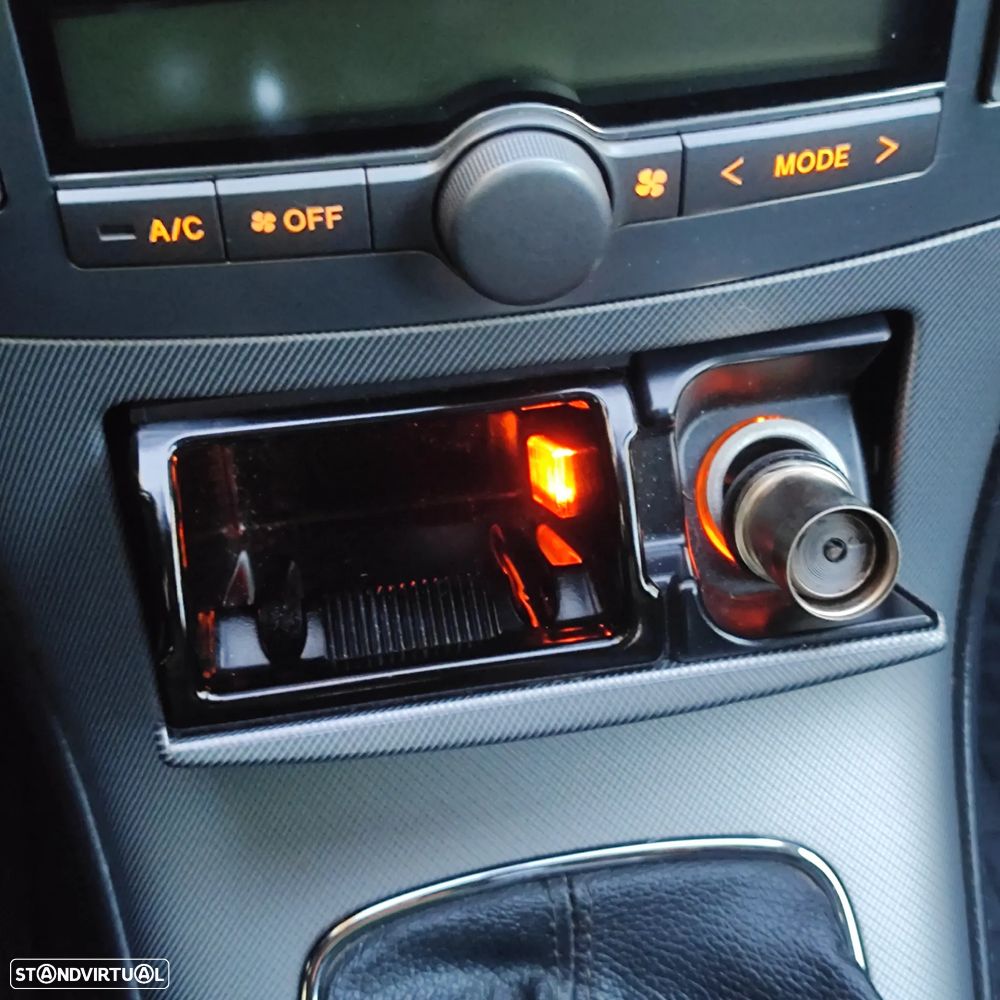 Toyota Avensis SW 2.0 D-4D Sol+GPS - 38