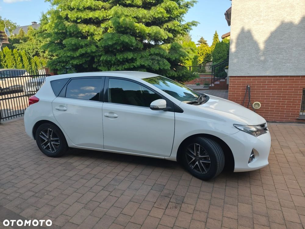 Toyota Auris - 2
