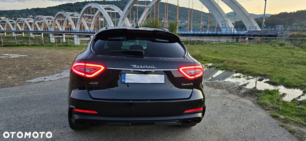 Maserati Levante - 3