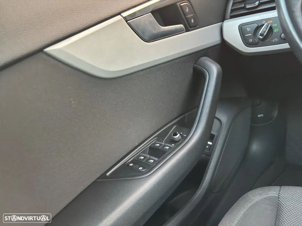 Audi A4 Avant 35 TDI S tronic - 12