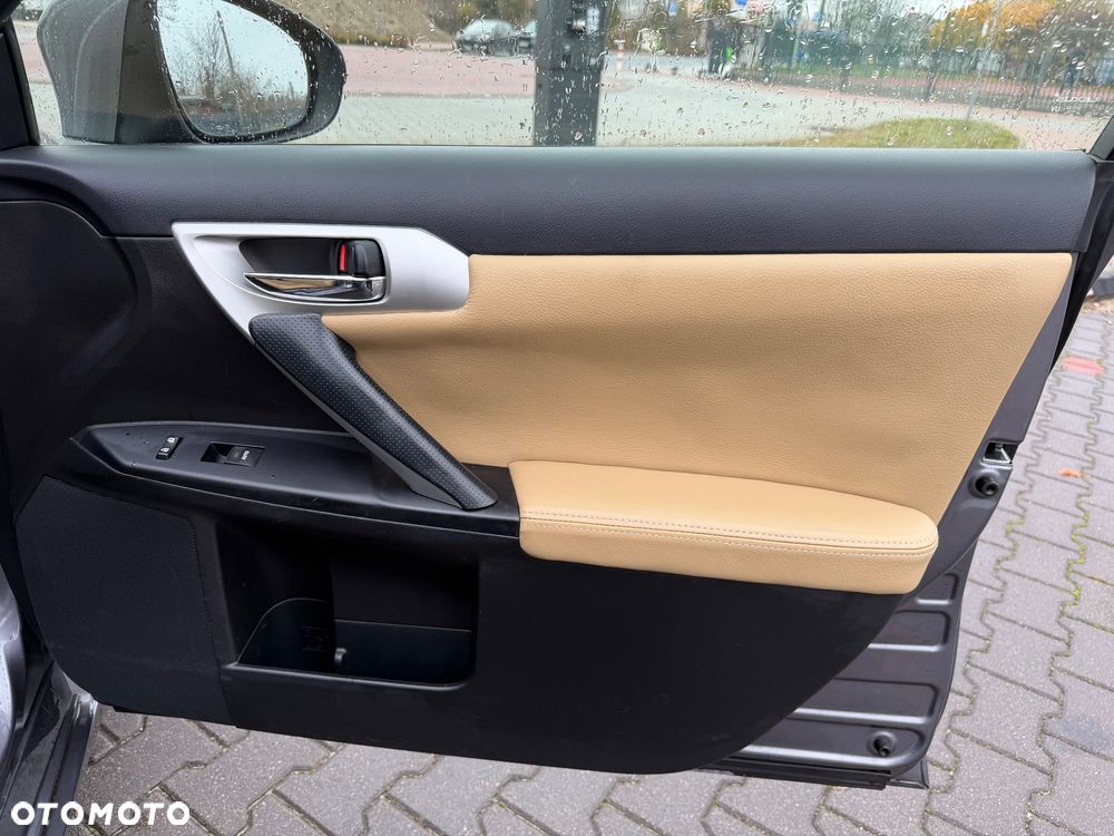 Lexus CT 200h Prestige - 18