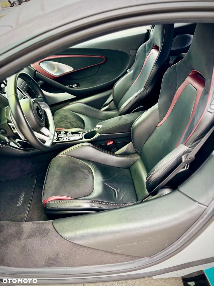 McLaren GT - 19