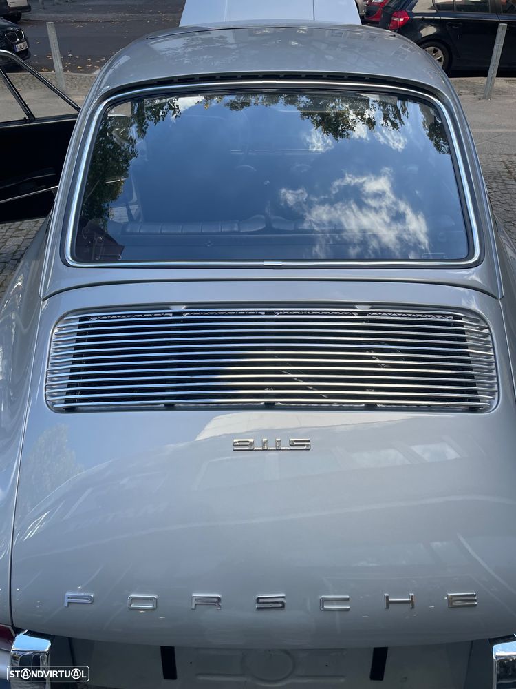 Porsche 911 Série F - 6