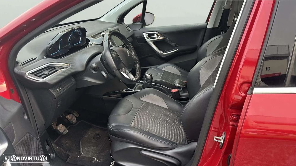 Peugeot 2008 1.2 PureTech Allure - 10