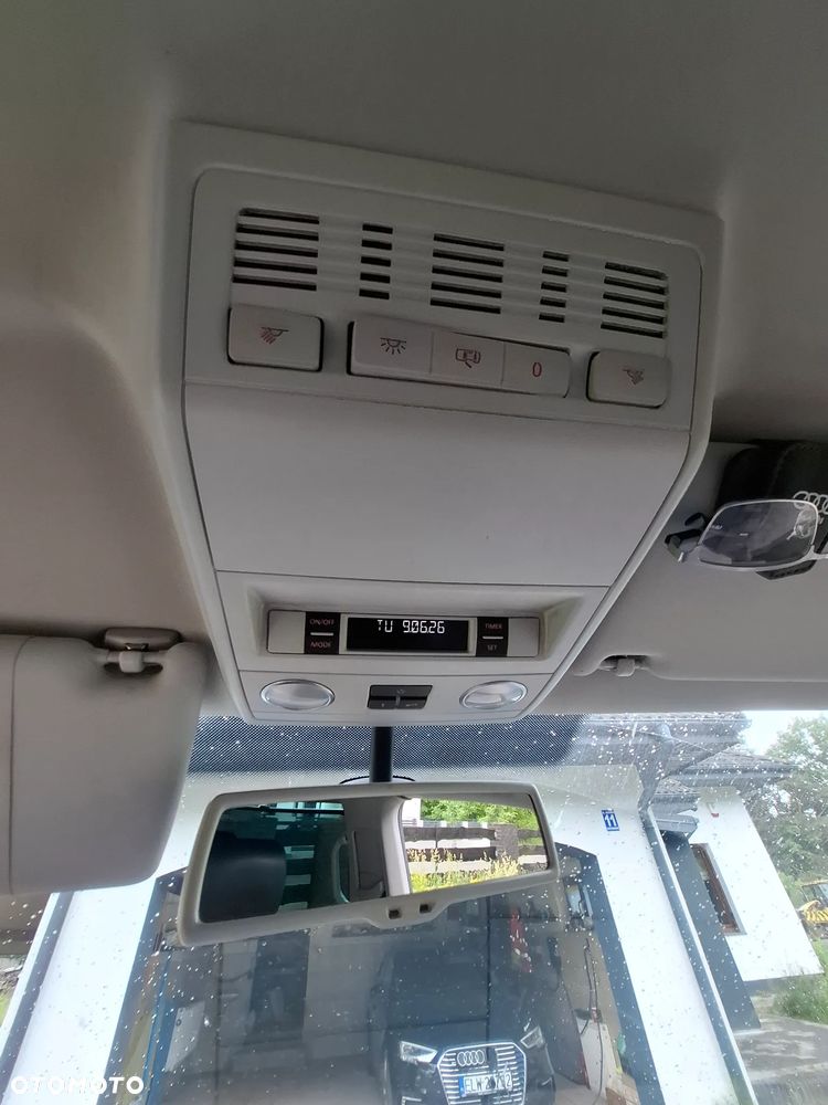 Volkswagen Multivan - 22