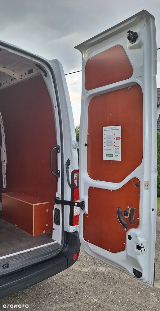 Renault Master III - 24