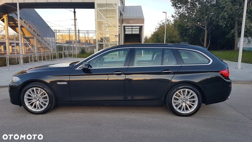 BMW Seria 5 525d xDrive - 10