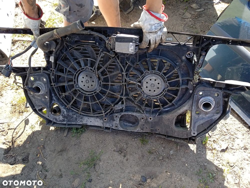 PAS PRZEDNI WZMOCNIENIE CHŁODNIC WENTYLATORY AUDI A4 B6 2.0 B - 4