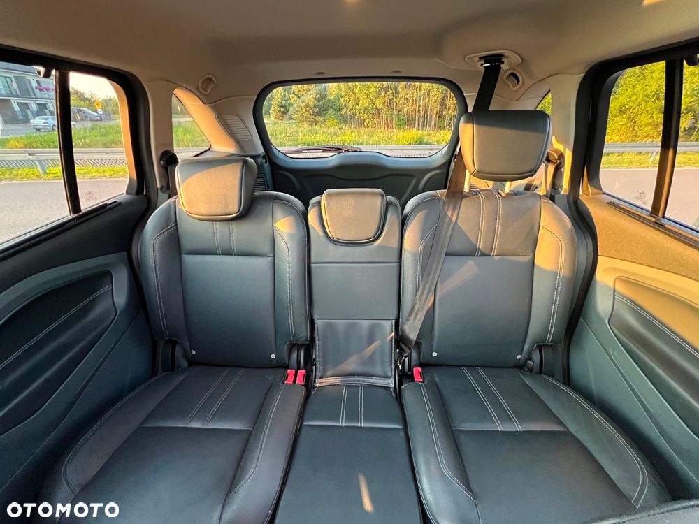 Ford Grand C-MAX 2.0 TDCi Champions Edition - 17