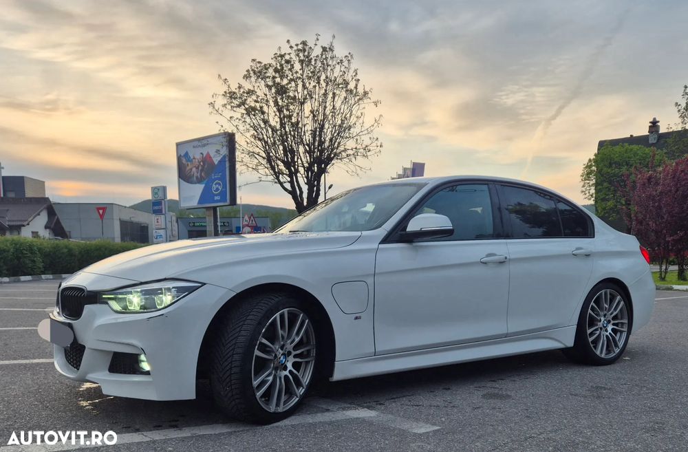 BMW Seria 3 330e iPerformance M Sport - 9