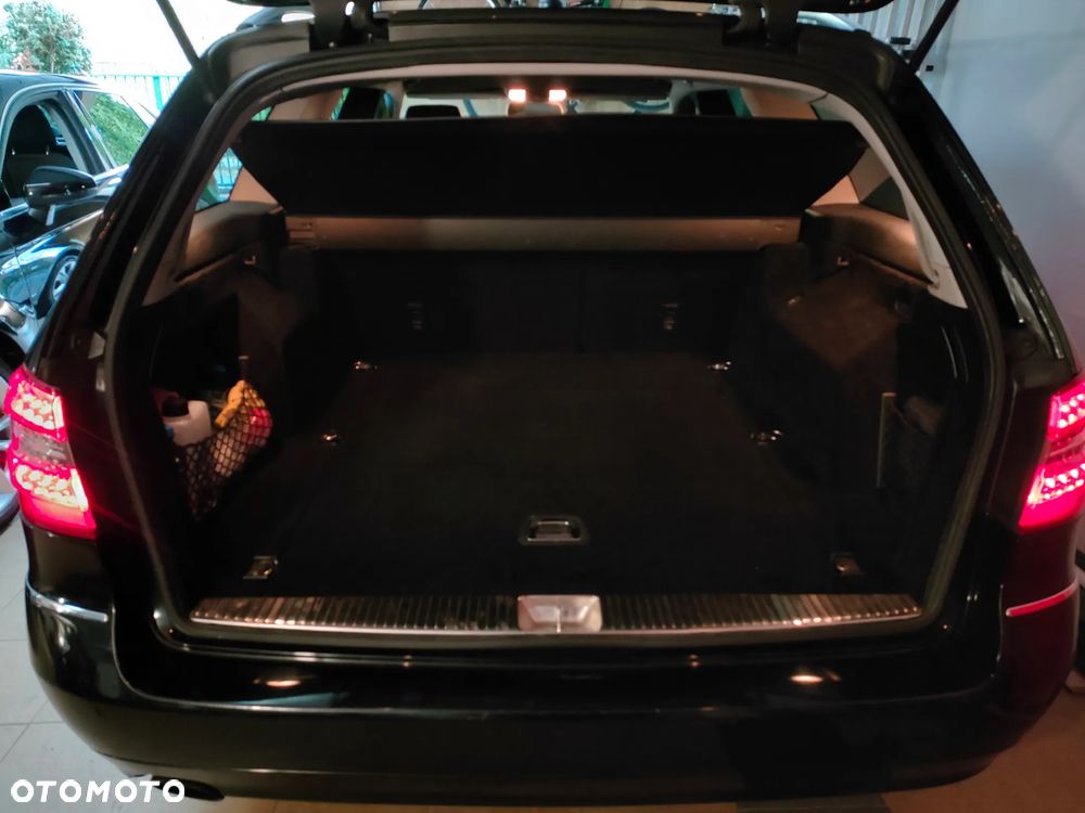 Mercedes-Benz Klasa E 250 CGI BlueEffICIENCY Avantgarde - 22