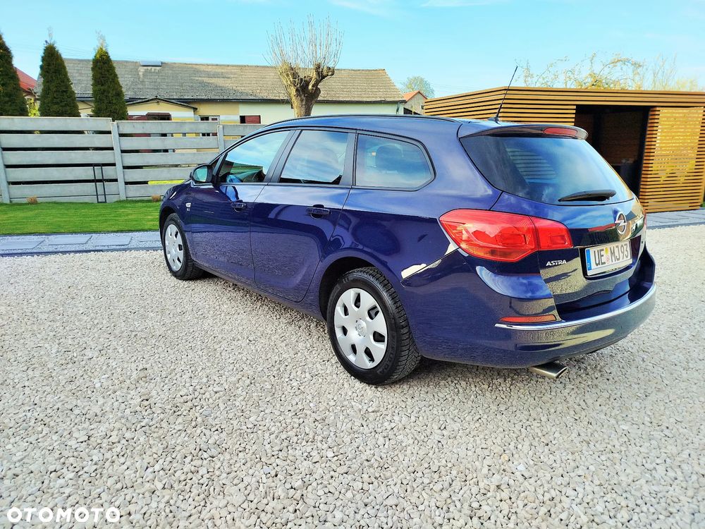 Opel Astra 1.4 Turbo 150 Jahre - 12