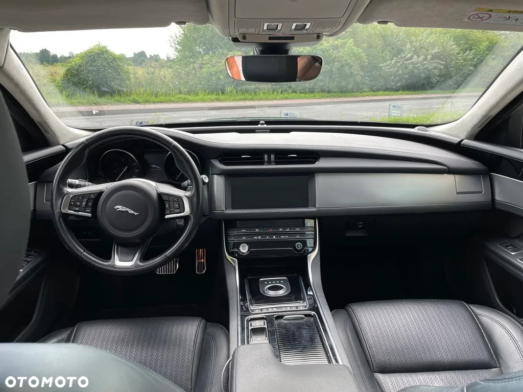 Jaguar XF 20d Sportbrake Prestige - 7