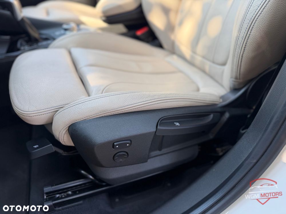 BMW X1 xDrive20i Advantage - 14
