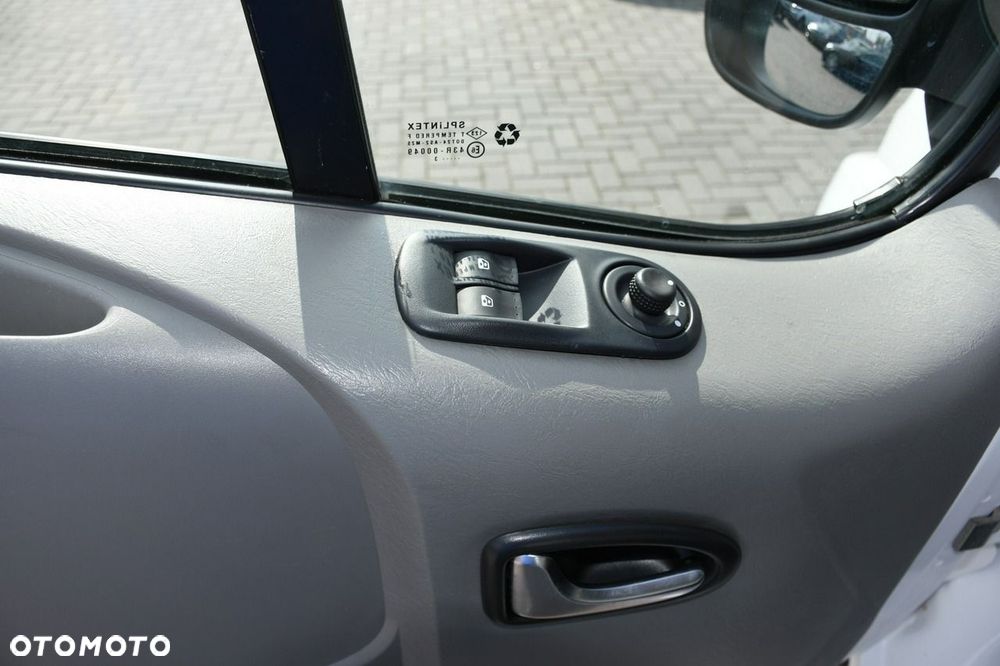 Renault Trafic - 31