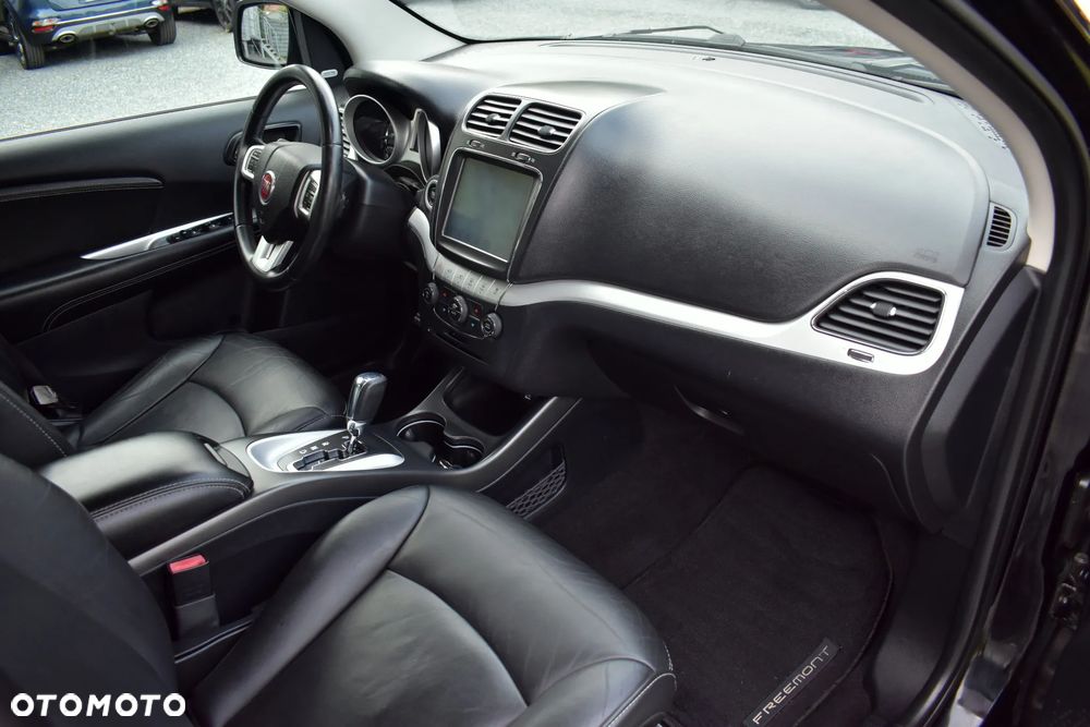 Fiat Freemont 2.0 Multijet 16V DPF Automatik Allrad Black Code - 33