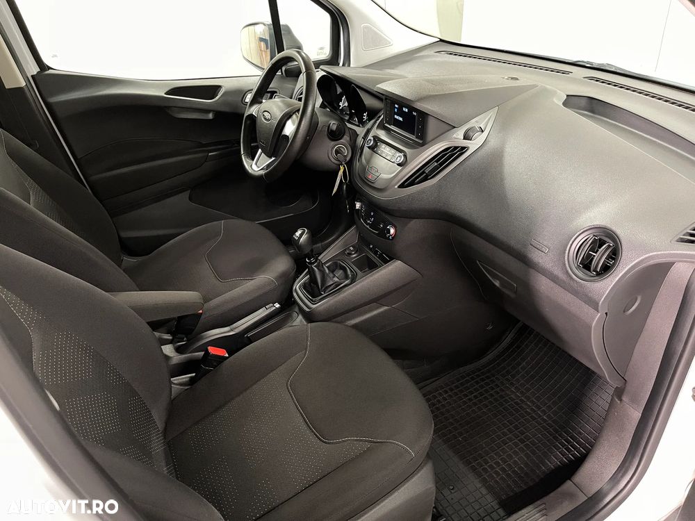 Ford Transit Courier - 8