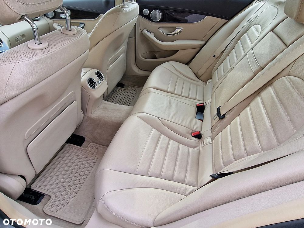 Mercedes-Benz Klasa C 300 9G-TRONIC Edition - 10