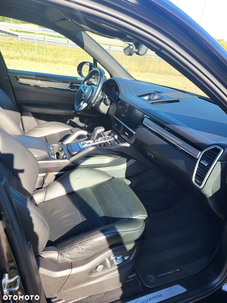 Porsche Cayenne - 10