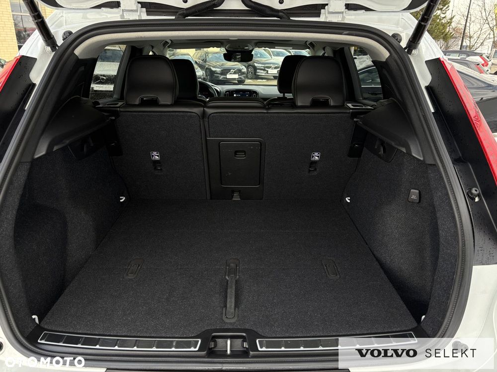 Volvo XC 40 - 25