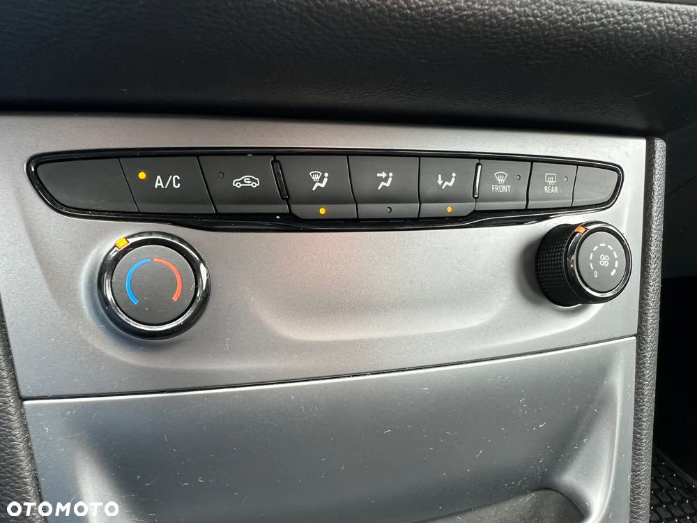 Opel Astra 1.4 Essentia - 23