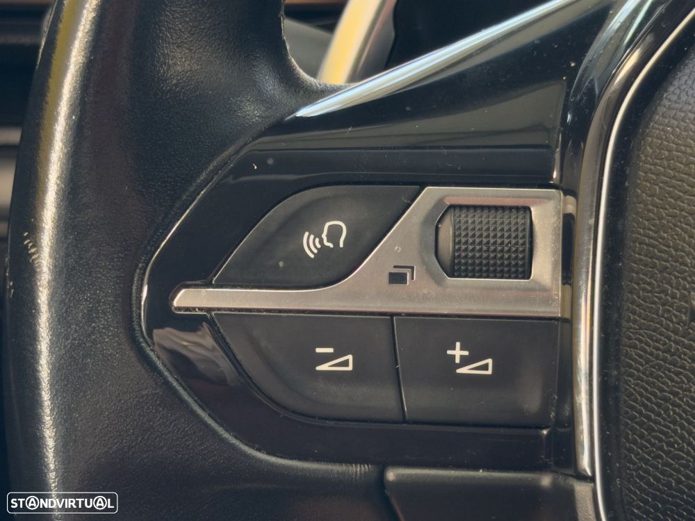 Peugeot 5008 1.5 BlueHDi Allure EAT8 - 12