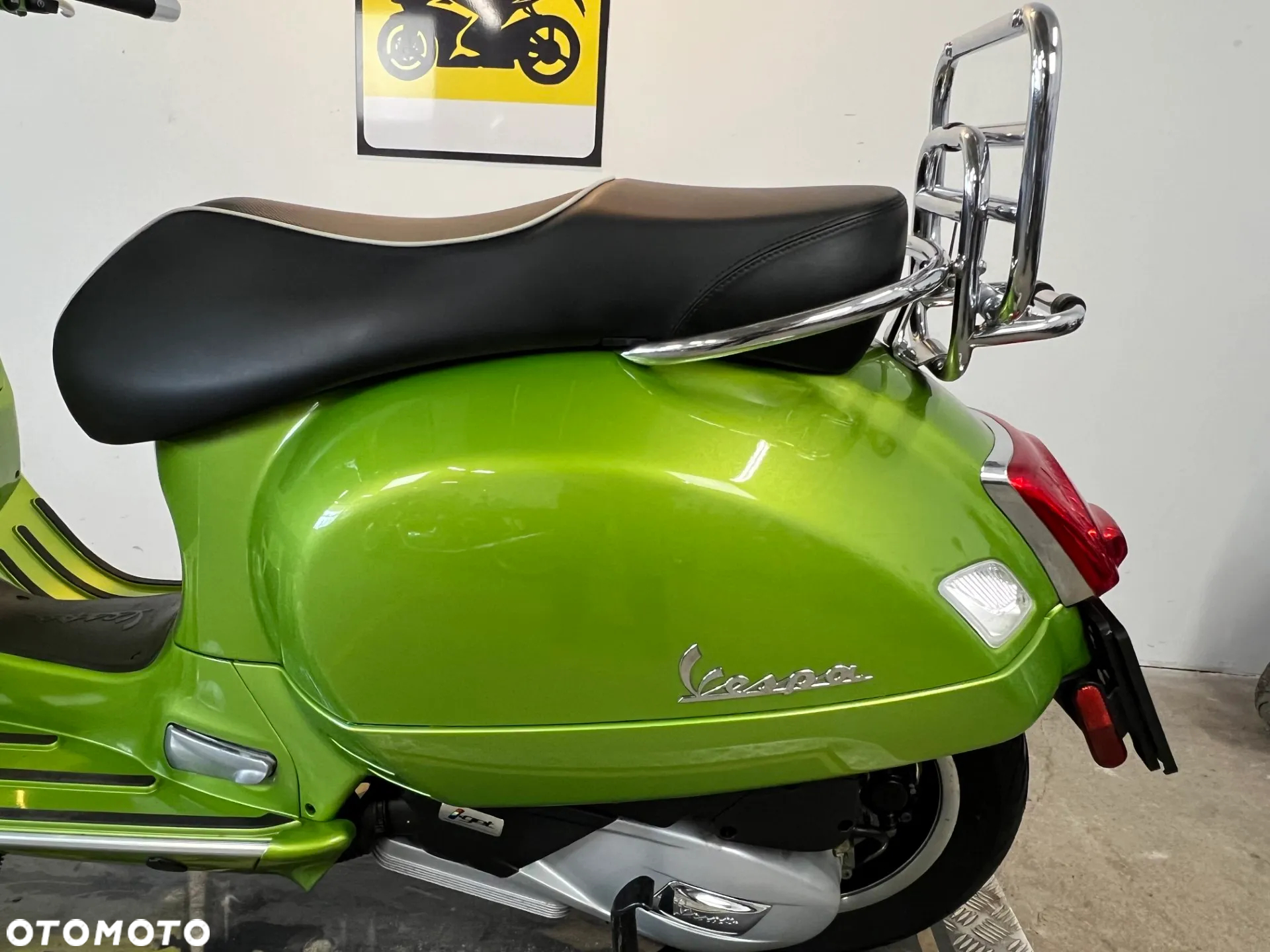 Vespa GTS - 8