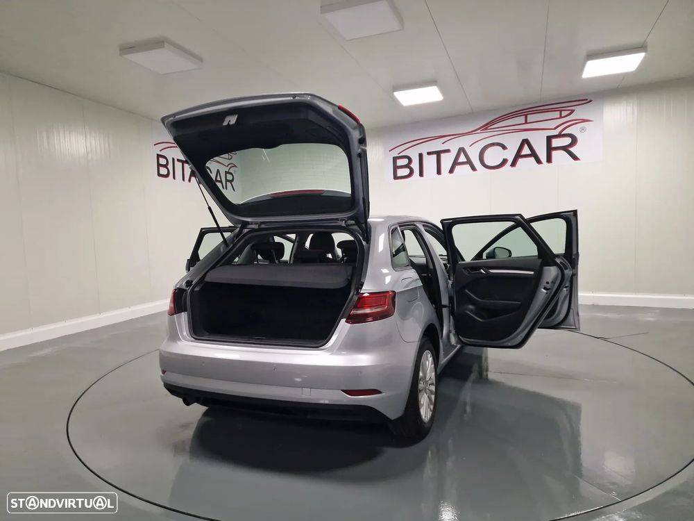 Audi A3 Sportback 1.6 TDI Design - 31